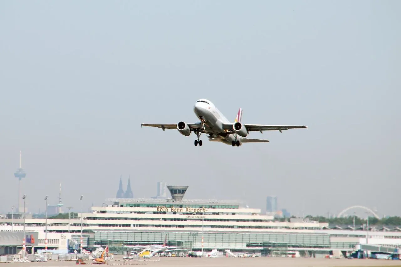 Airport Hotel Dürscheidt by SMARTY - KONTAKTLOSER SELF CHECK-IN Köln 3*,  Deutschland