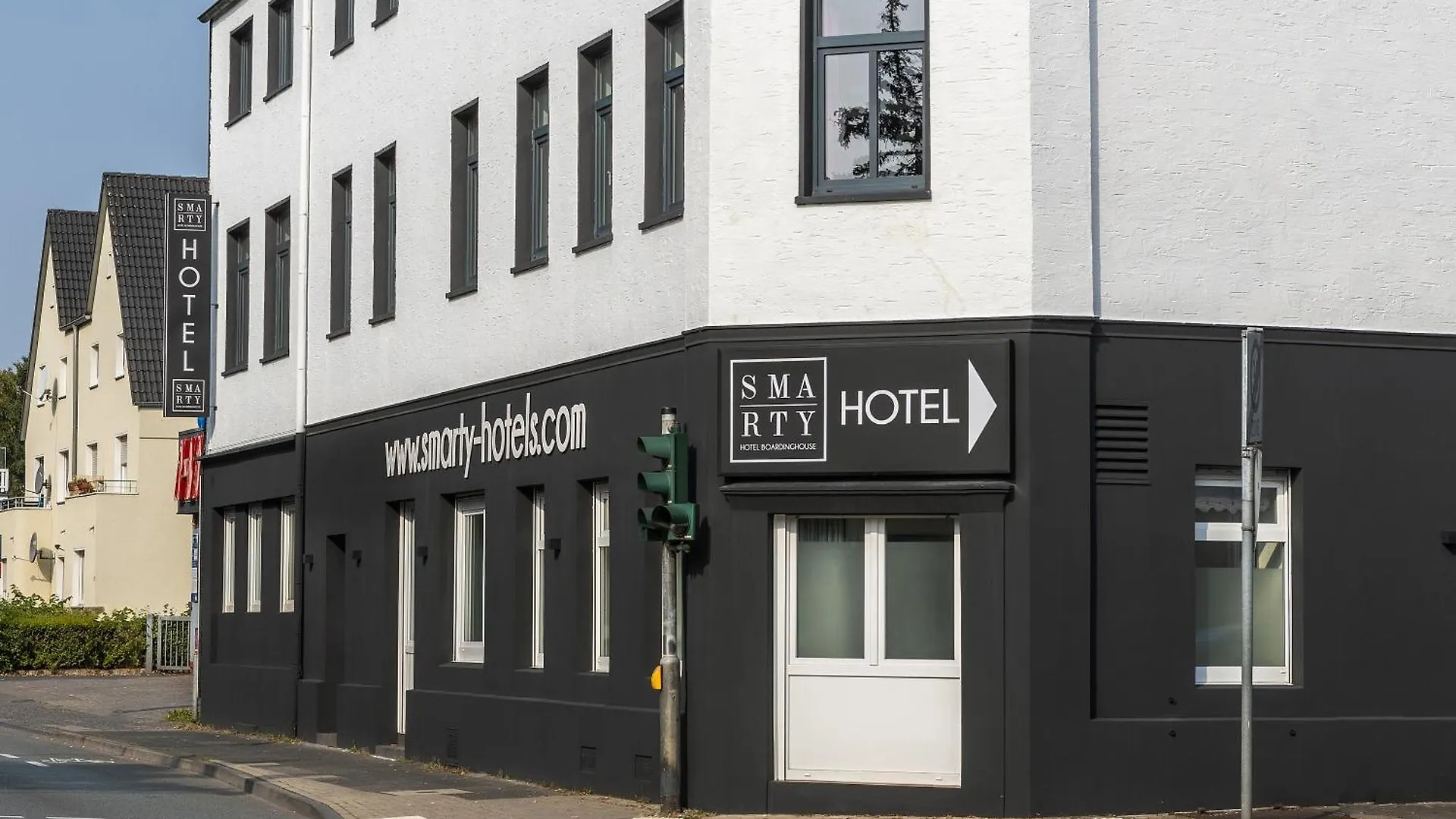 ***  Airport Hotel Dürscheidt by SMARTY - KONTAKTLOSER SELF CHECK-IN Köln Deutschland
